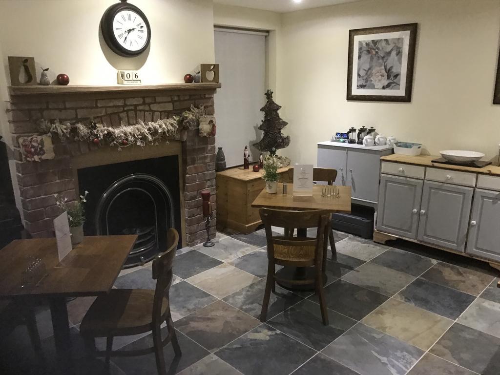 Deri-Down Guest House Abergavenny Exteriör bild