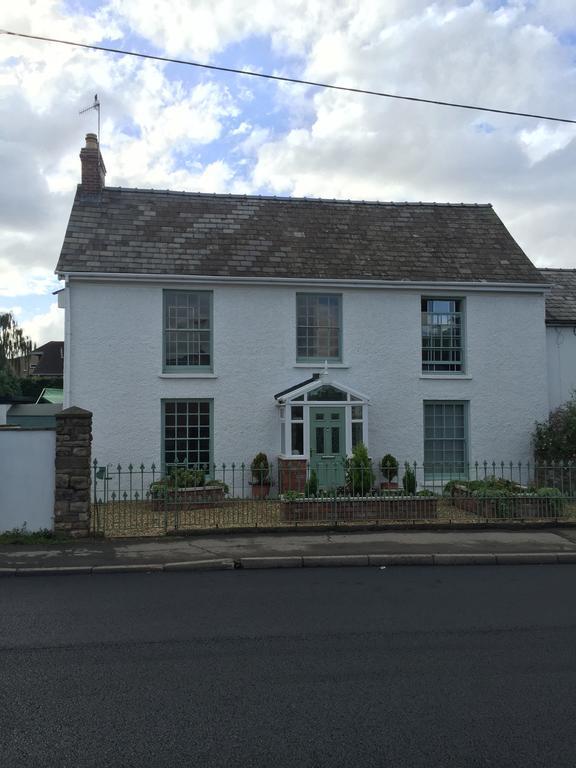 Deri-Down Guest House Abergavenny Exteriör bild