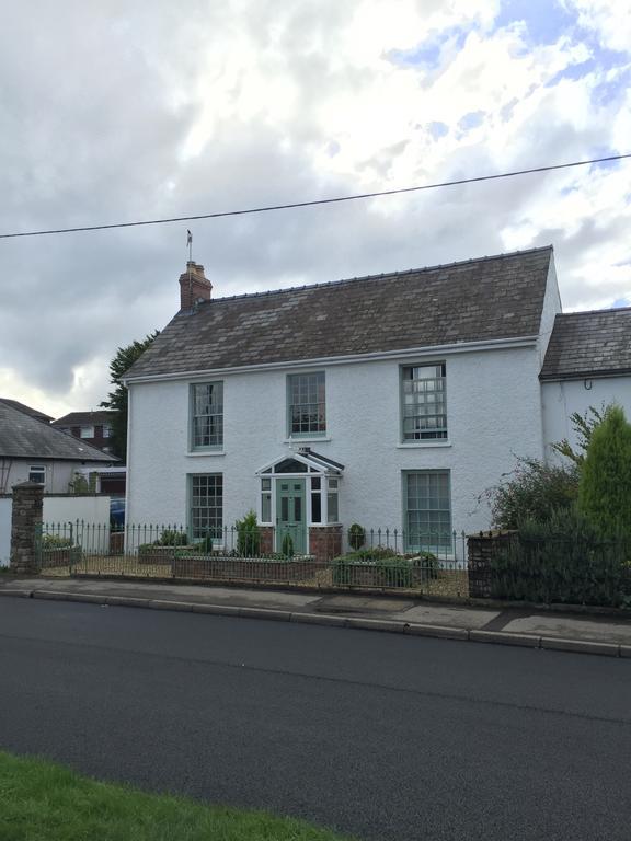 Deri-Down Guest House Abergavenny Exteriör bild