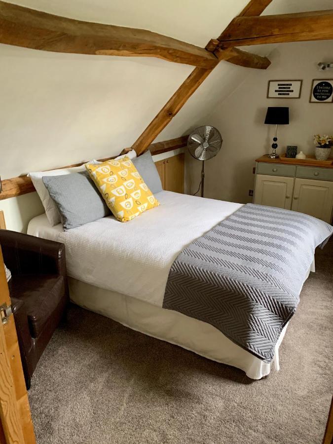Deri-Down Guest House Abergavenny Exteriör bild